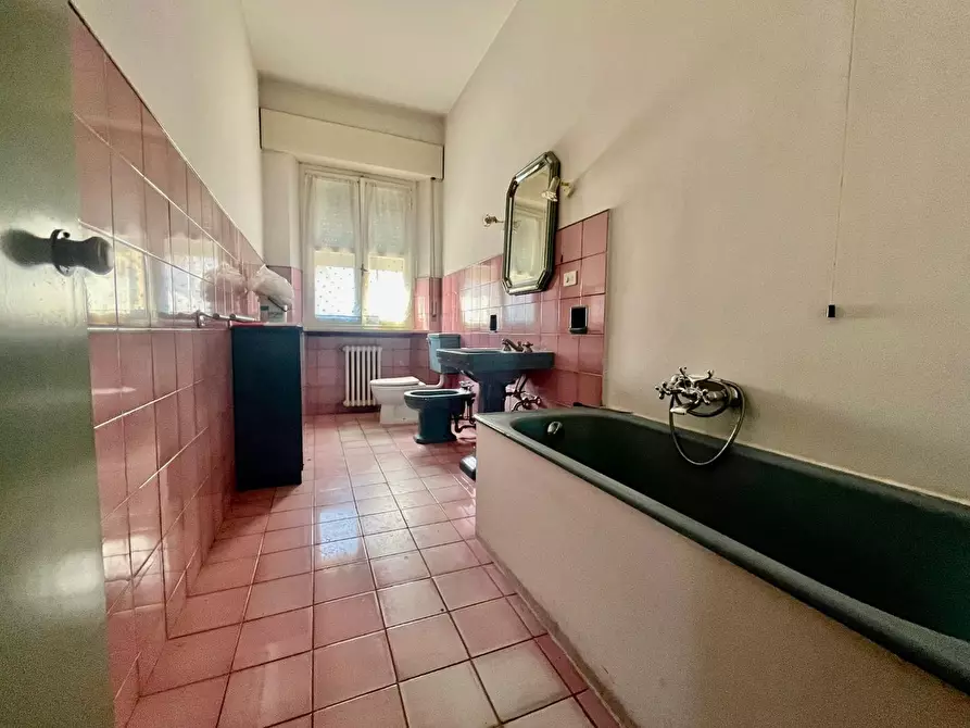 Immagine 16 di Ufficio in affitto  a Pontedera