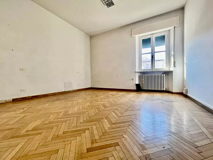 Immagine 10 di Ufficio in affitto  a Pontedera