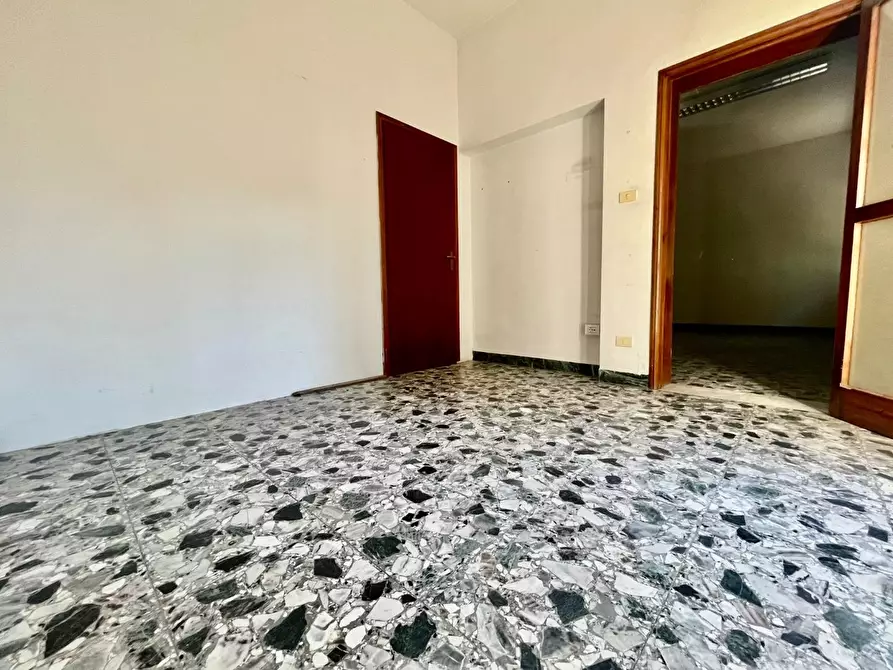 Immagine 4 di Ufficio in affitto  a Pontedera