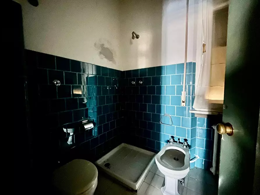 Immagine 15 di Ufficio in affitto  a Pontedera