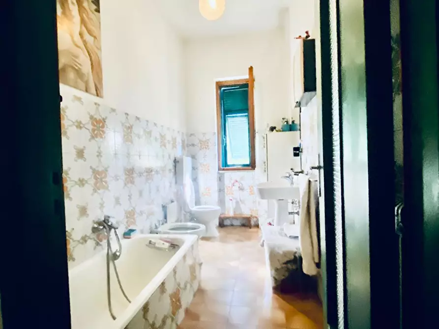 Immagine 16 di Casa indipendente in vendita  a Massa