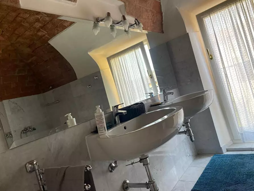 Immagine 11 di Appartamento in vendita  a Pisa