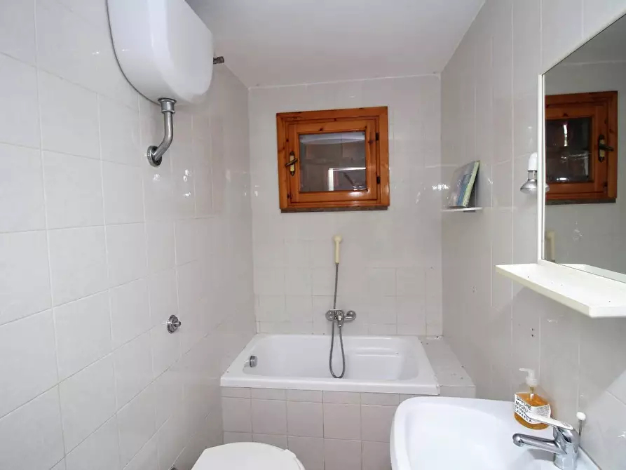 Immagine 18 di Porzione di casa in vendita  a Monteriggioni