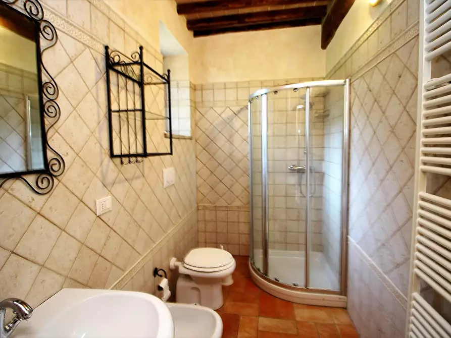 Immagine 15 di Porzione di casa in vendita  a Monteriggioni