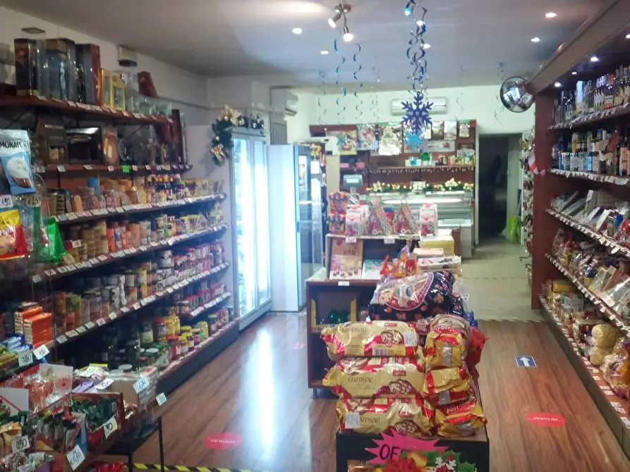 Immagine 5 di Negozio in vendita  a Pisa