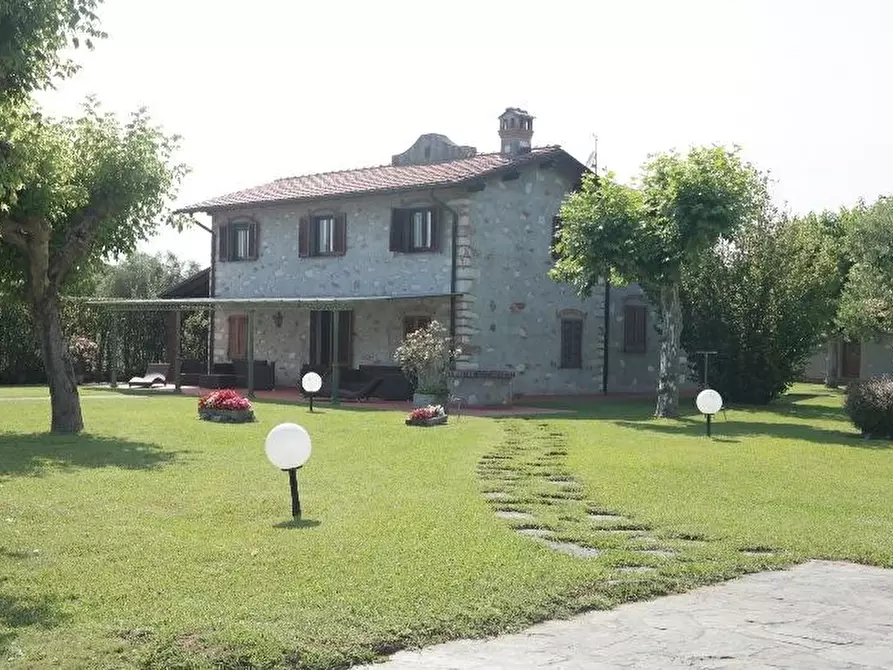 Immagine 1 di Villa in affitto  a Forte Dei Marmi