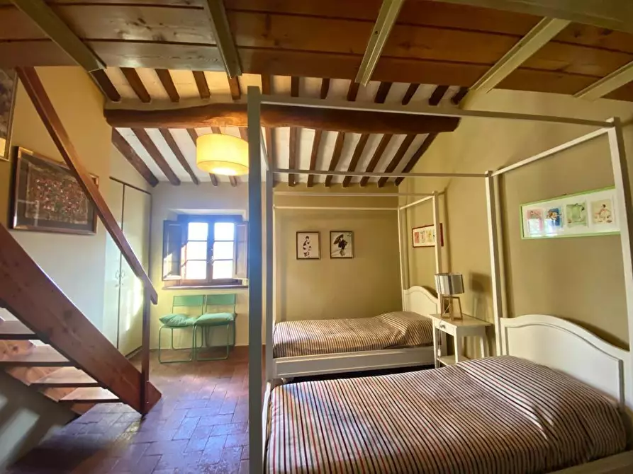 Immagine 23 di Rustico / casale in vendita  a Lucca