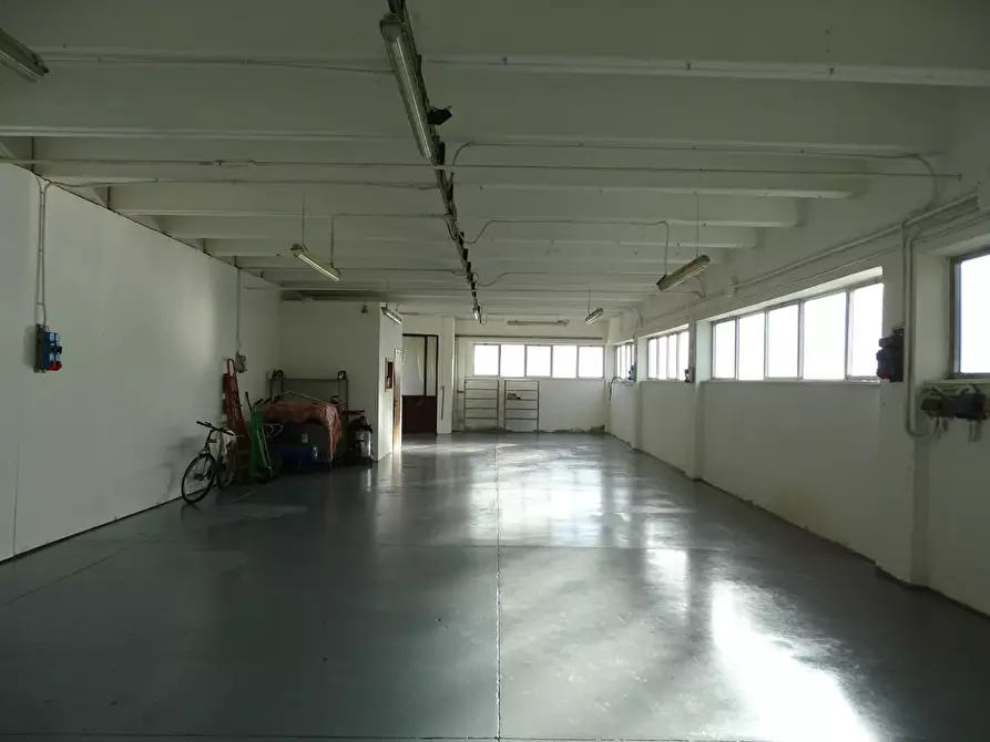 Immagine 16 di Attività artigianale in vendita  a San Miniato