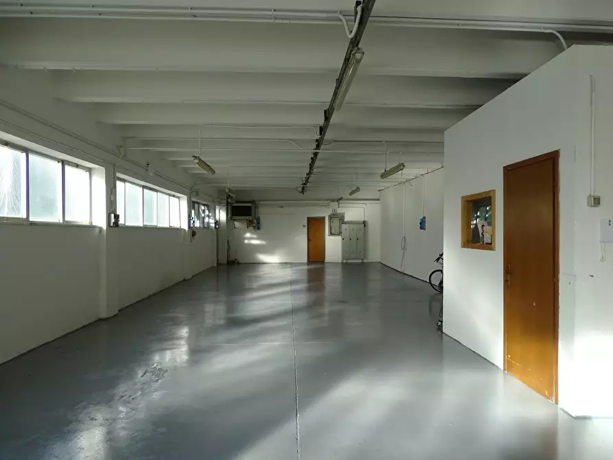 Immagine 9 di Attività artigianale in vendita  a San Miniato