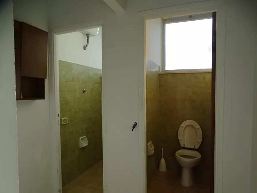 Immagine 36 di Attività artigianale in vendita  a San Miniato