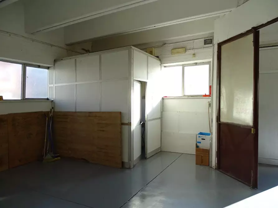 Immagine 3 di Attività artigianale in affitto  a San Miniato