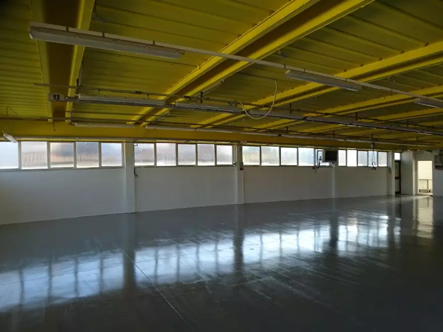 Immagine 3 di Attività artigianale in vendita  a San Miniato