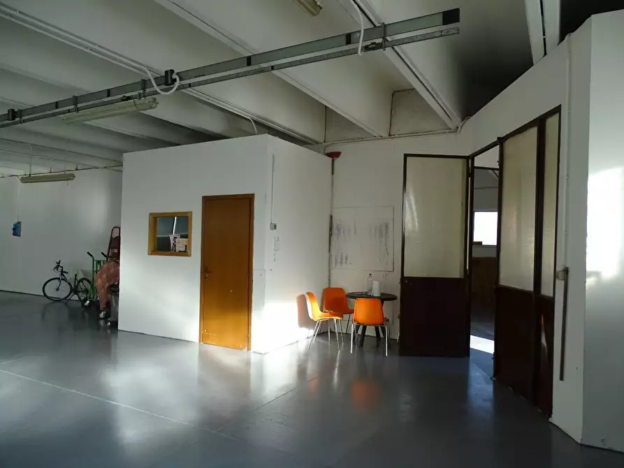 Immagine 11 di Attività artigianale in vendita  a San Miniato