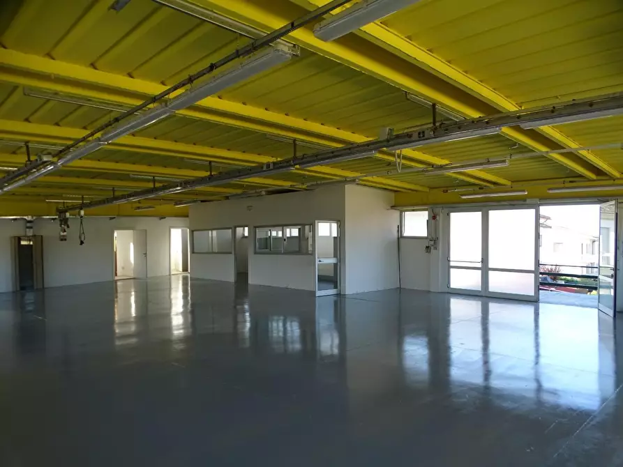 Immagine 2 di Attività artigianale in vendita  a San Miniato