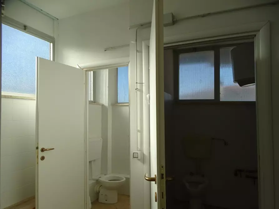 Immagine 37 di Attività artigianale in vendita  a San Miniato