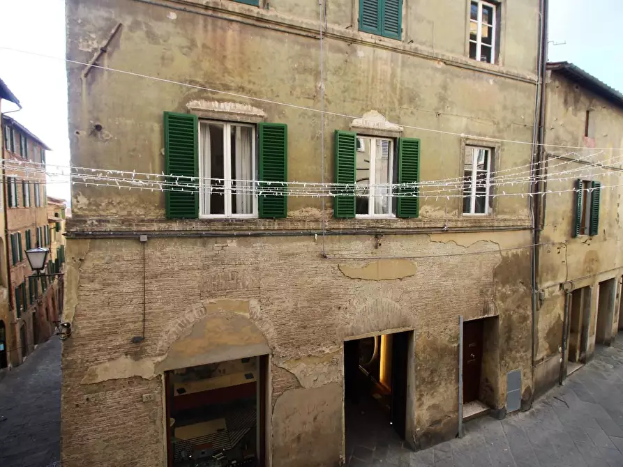 Immagine 14 di Appartamento in vendita  a Siena