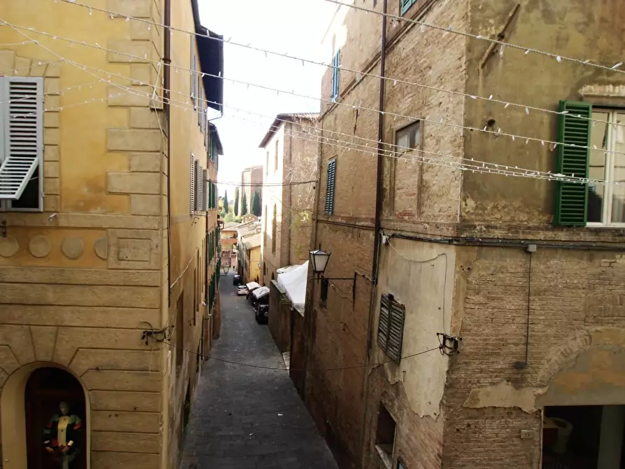 Immagine 15 di Appartamento in vendita  a Siena