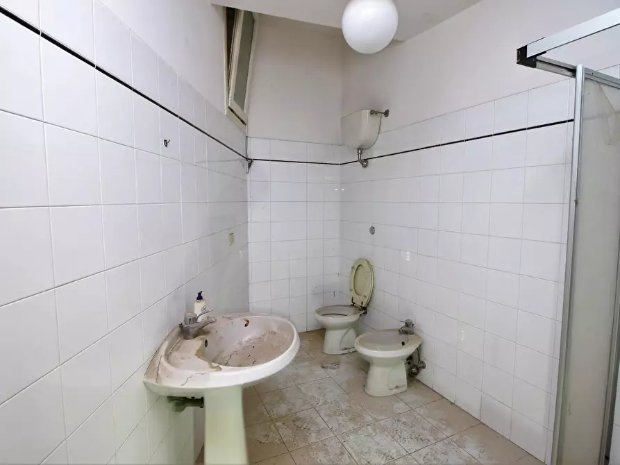 Immagine 12 di Appartamento in vendita  a Siena