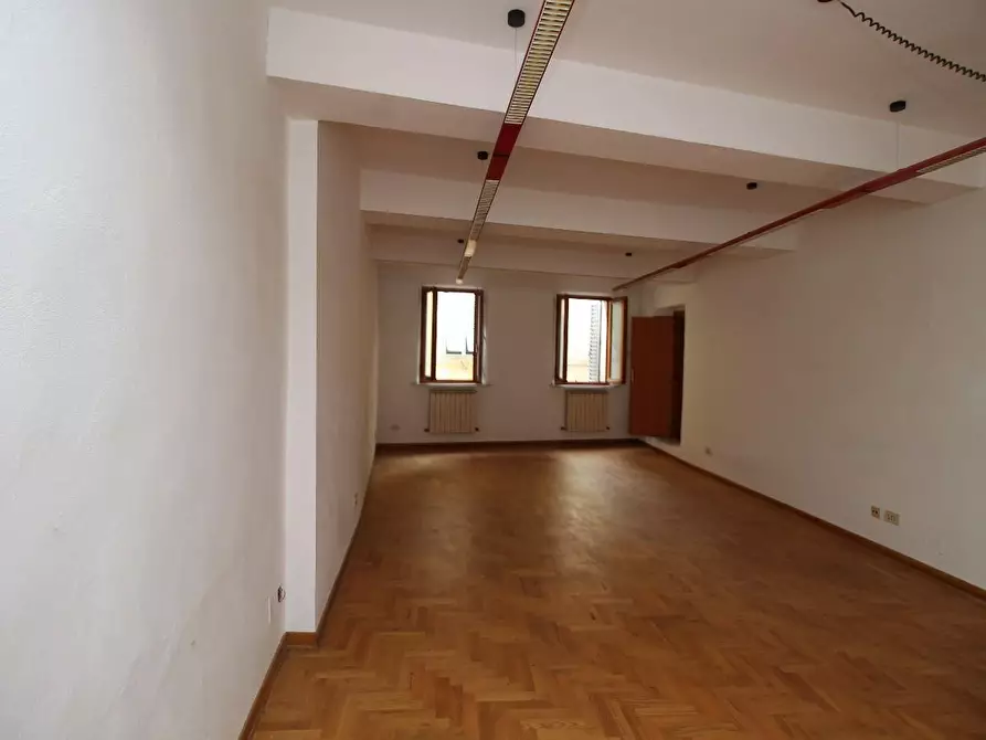 Immagine 10 di Appartamento in vendita  a Siena