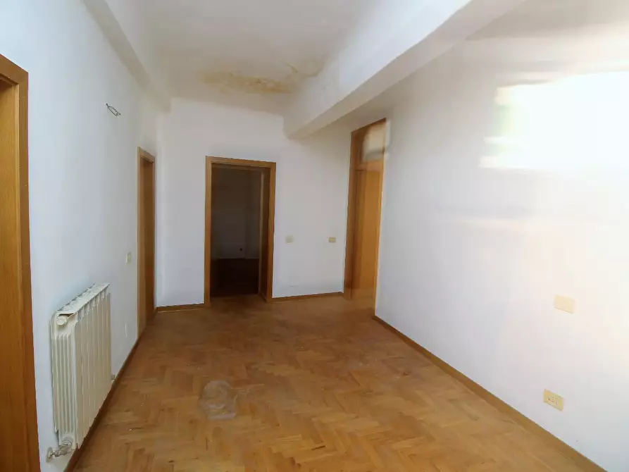 Immagine 6 di Appartamento in vendita  a Siena