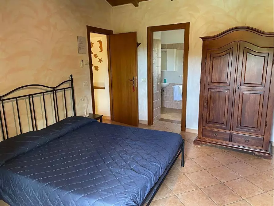 Immagine 58 di Casa colonica in vendita  a Sarzana