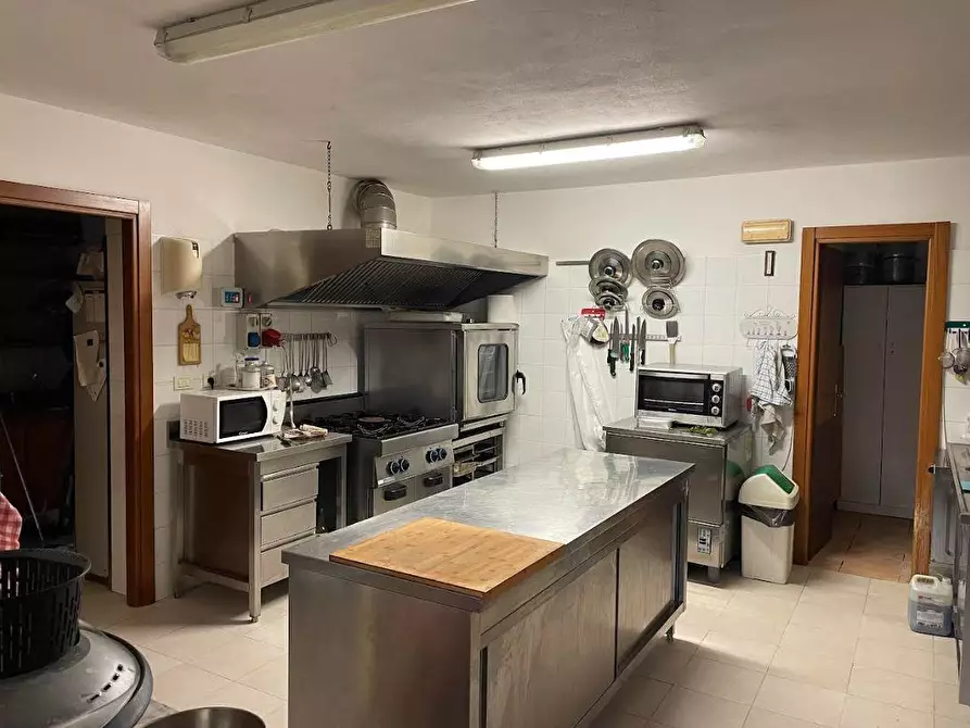 Immagine 32 di Casa colonica in vendita  a Sarzana
