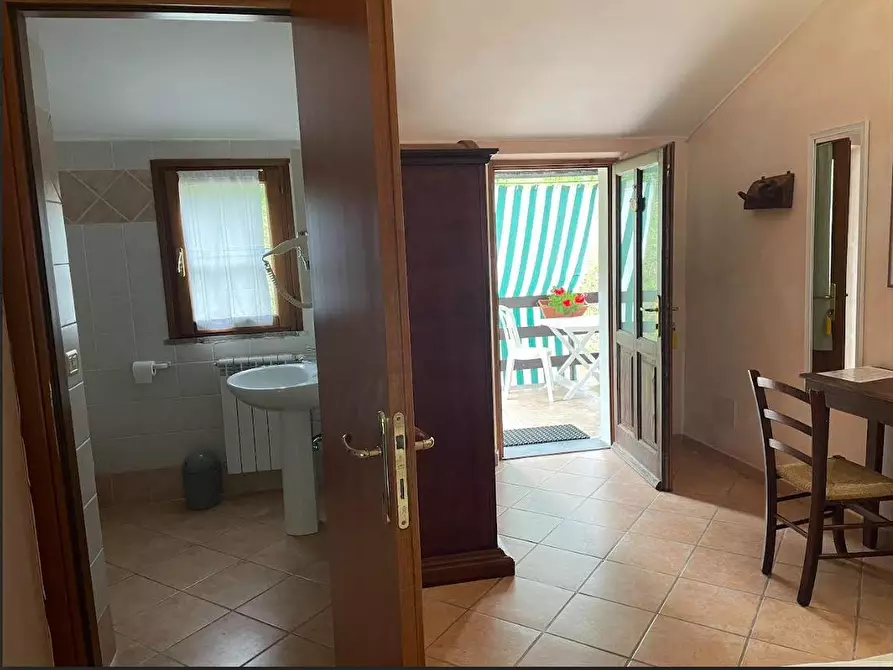 Immagine 41 di Casa colonica in vendita  a Sarzana