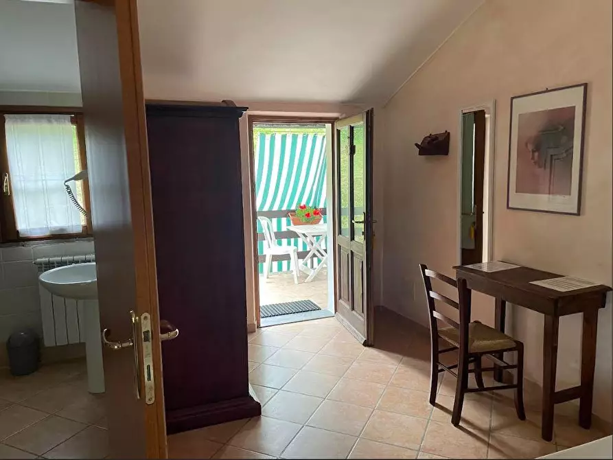 Immagine 40 di Casa colonica in vendita  a Sarzana