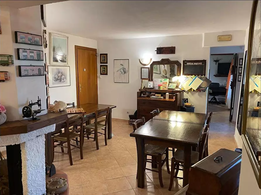 Immagine 30 di Casa colonica in vendita  a Sarzana