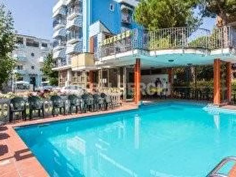 Immagine 1 di Albergo/B&B/Residence in vendita  a Camaiore