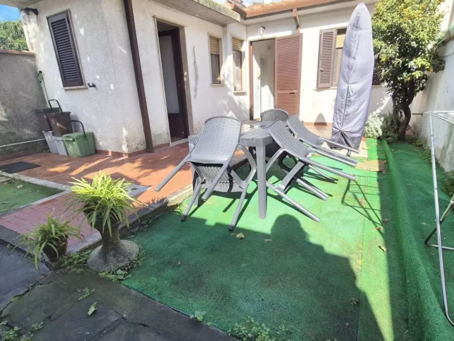Immagine 4 di Casa semindipendente in vendita  a Viareggio