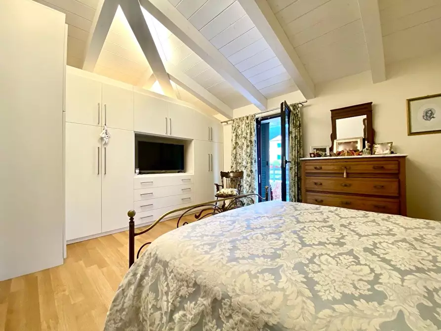 Immagine 17 di Villetta a schiera in vendita  a Massa