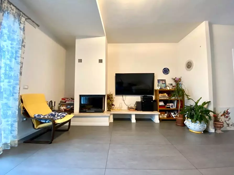 Immagine 7 di Villetta a schiera in vendita  a Massa