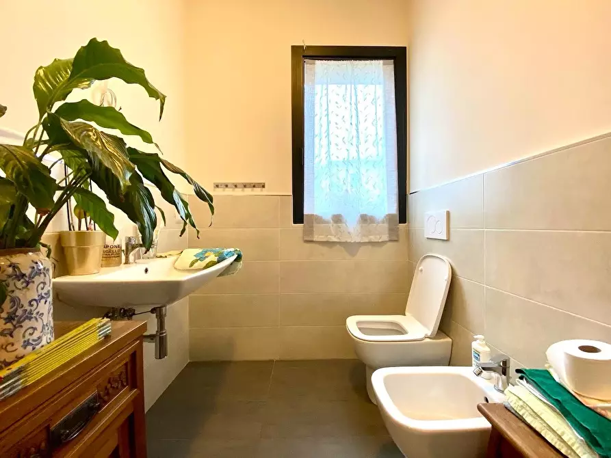 Immagine 10 di Villetta a schiera in vendita  a Massa