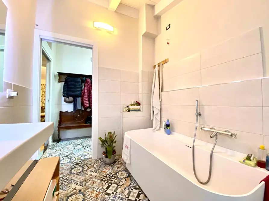 Immagine 22 di Villetta a schiera in vendita  a Massa