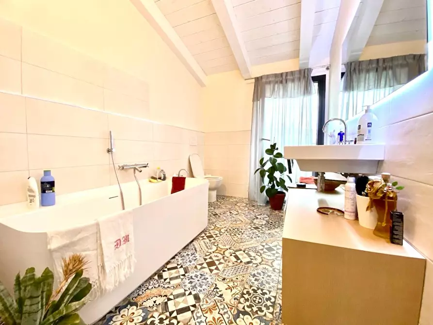 Immagine 21 di Villetta a schiera in vendita  a Massa