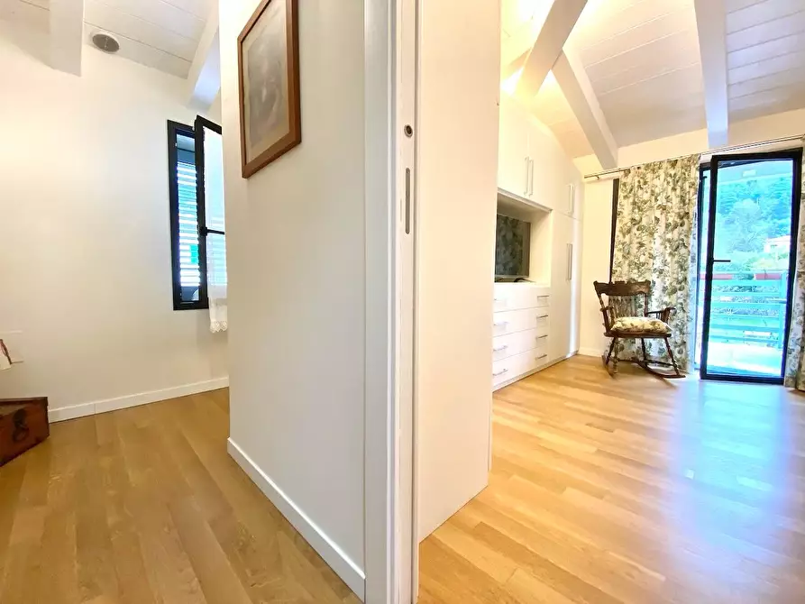 Immagine 15 di Villetta a schiera in vendita  a Massa