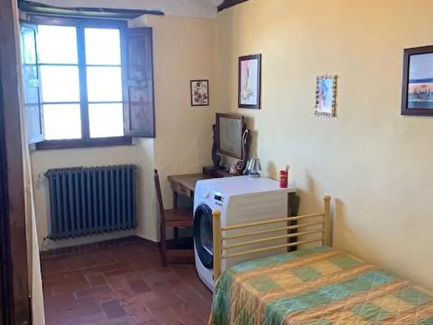 Immagine 28 di Casa colonica in vendita  a Massa E Cozzile