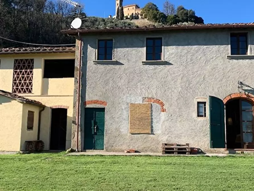 Immagine 13 di Casa colonica in vendita  a Massa E Cozzile