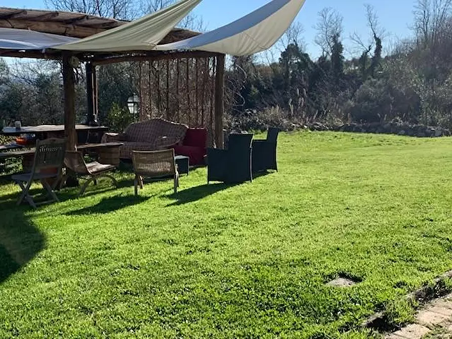 Immagine 4 di Casa colonica in vendita  a Massa E Cozzile