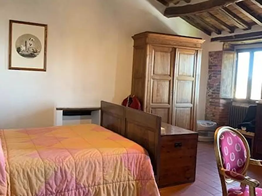 Immagine 26 di Casa colonica in vendita  a Massa E Cozzile