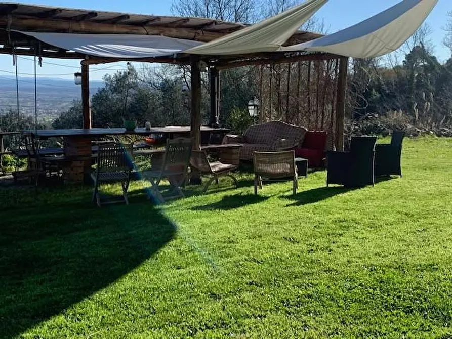 Immagine 5 di Casa colonica in vendita  a Massa E Cozzile