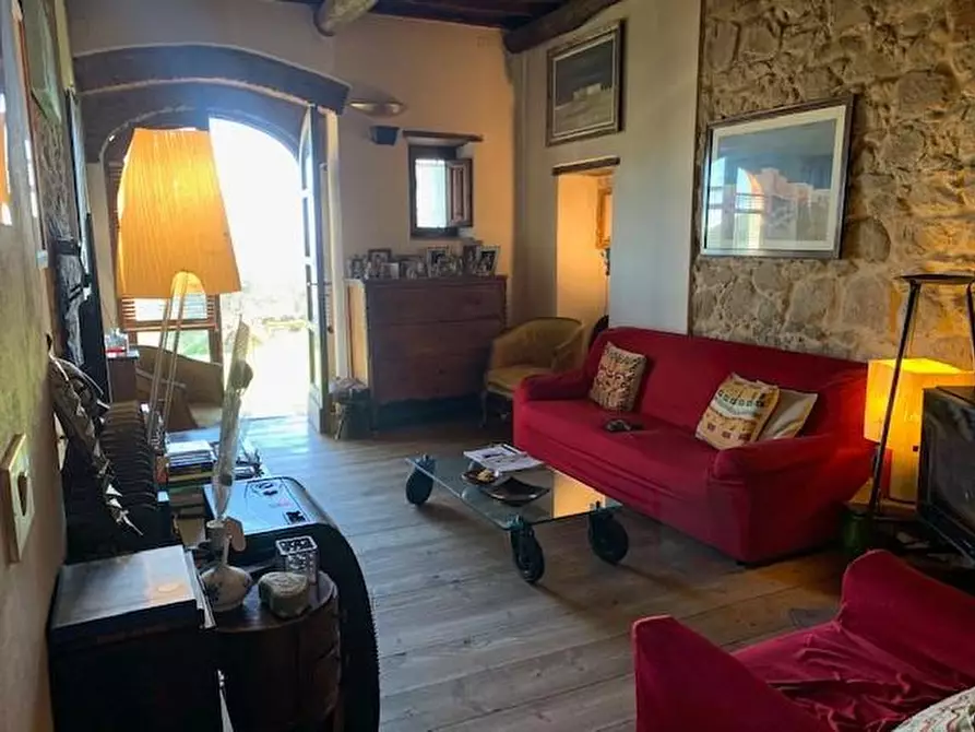Immagine 24 di Casa colonica in vendita  a Massa E Cozzile