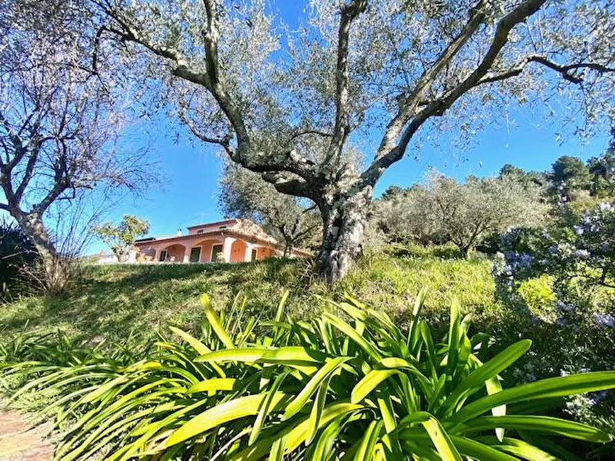 Immagine 20 di Villa in vendita  a Sarzana