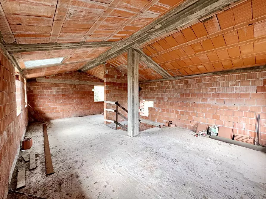 Immagine 18 di Casa indipendente in vendita  a Lucca