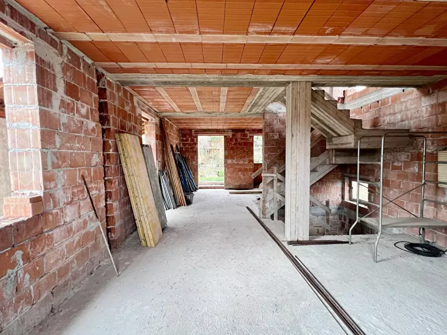 Immagine 12 di Casa indipendente in vendita  a Lucca