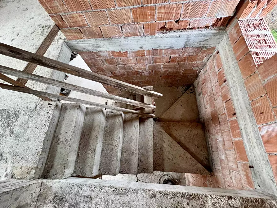 Immagine 14 di Casa indipendente in vendita  a Lucca