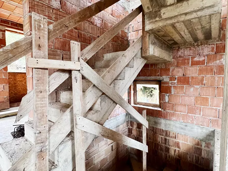 Immagine 13 di Casa indipendente in vendita  a Lucca