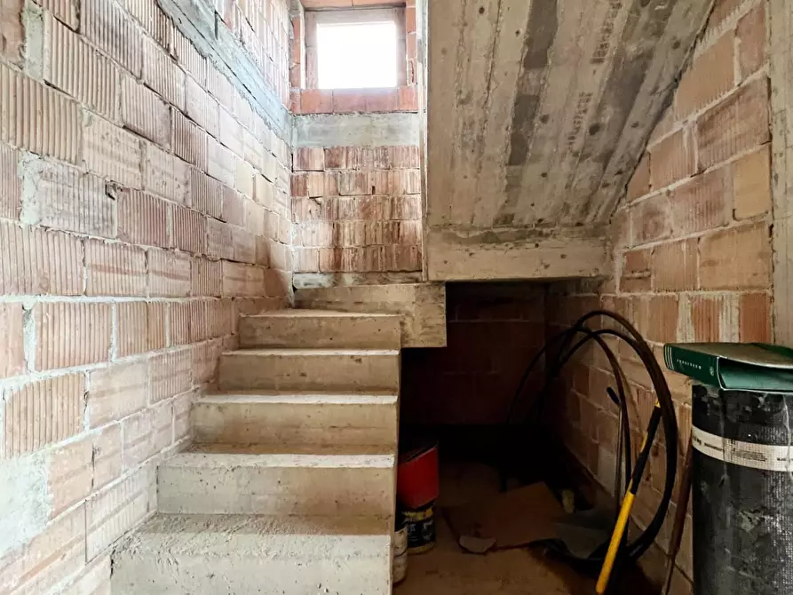 Immagine 1 di Casa indipendente in vendita  a Lucca