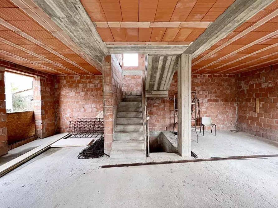 Immagine 2 di Casa indipendente in vendita  a Lucca